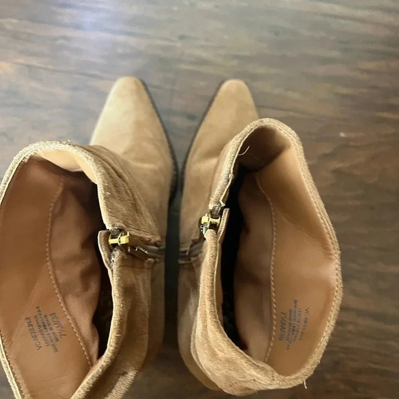 Vince Camuto Camel Brown color Suede Boots-NWOT Size 7.5 - Picture 5 of 7